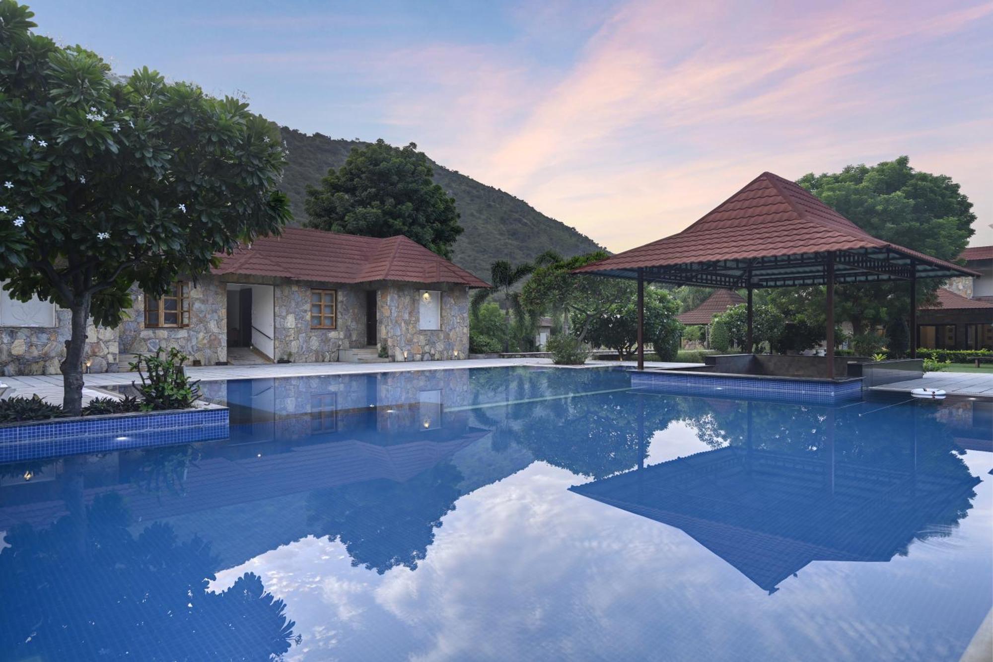 Anandam - A Luxury Resort In Udaipur Exterior photo